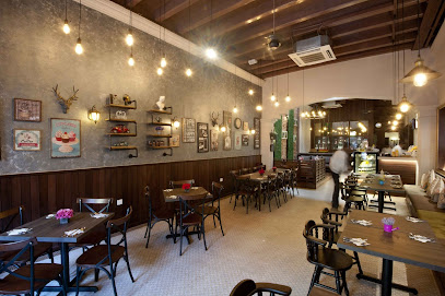 Auction Rooms Georgetown - George Town 2 AF1QipNaaEd0jvzzjE0QAwOs2FeTxBPBMHVCGmvf4e iw408 h271 k no